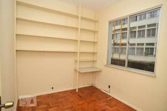 Quarto 1 de apartamento para alugar com 3 quartos, 90m² em Flamengo, Rio de Janeiro