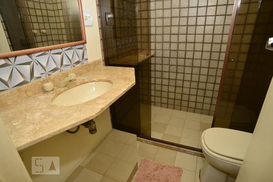 Banheiro de apartamento para alugar com 3 quartos, 90m² em Flamengo, Rio de Janeiro