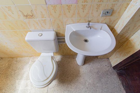 Banheiro de apartamento para alugar com 2 quartos, 50m² em Rebouças, Curitiba