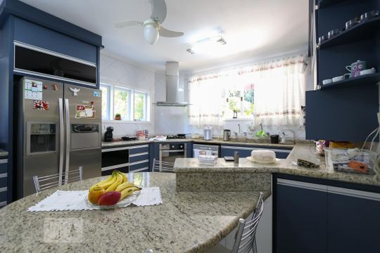 Cozinha de casa à venda com 4 quartos, 564m² em Jardim Guedala, São Paulo