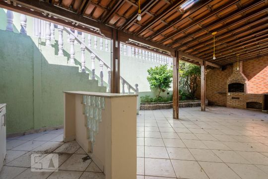 Área de Serviço de casa para alugar com 3 quartos, 220m² em Vila Amaral, Belo Horizonte