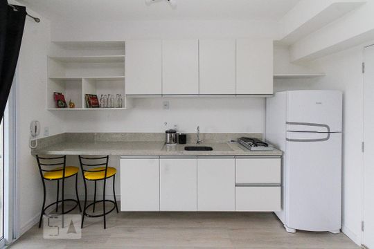 Cozinha de kitnet/studio para alugar com 1 quarto, 34m² em Vila Prudente, São Paulo