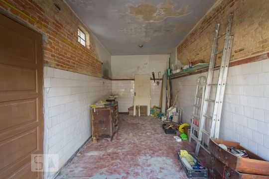 Garagem de casa à venda com 2 quartos, 165m² em Jardim da Gloria, São Paulo