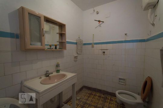 Banheiro de casa à venda com 2 quartos, 165m² em Jardim da Gloria, São Paulo