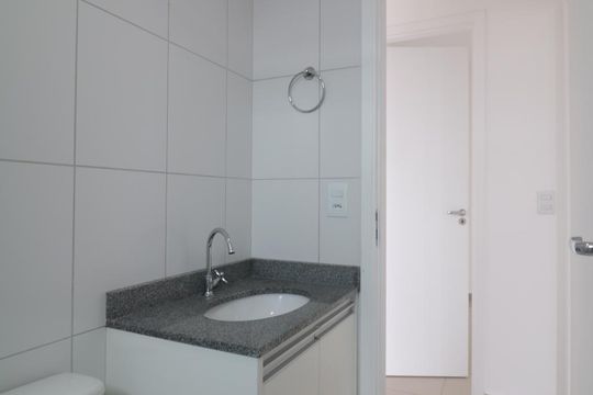 Banheiro de apartamento para alugar com 2 quartos, 52m² em Mooca, São Paulo