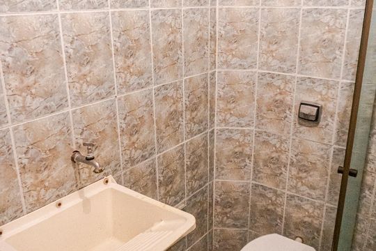 Banheiro de kitnet/studio para alugar com 1 quarto, 38m² em Bela Vista, São Paulo