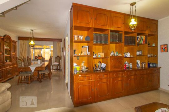 Detalhe Sala de casa para alugar com 4 quartos, 255m² em Jardim Piqueroby, São Paulo