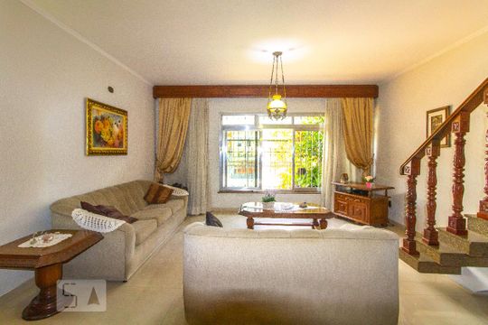 Sala de casa para alugar com 4 quartos, 255m² em Jardim Piqueroby, São Paulo