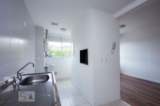Cozinha  com churrasqueira  de apartamento para alugar com 2 quartos, 55m² em Jardim Carvalho, Porto Alegre
