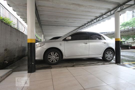 Garagem de apartamento para alugar com 3 quartos, 90m² em Jardim Patente, São Paulo