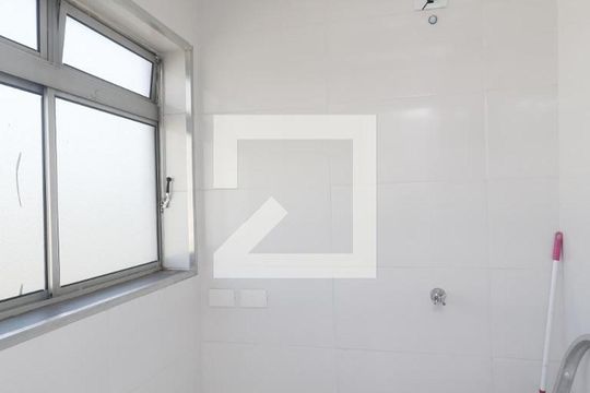 Banheiro de Serviço de apartamento à venda com 2 quartos, 58m² em Saúde, São Paulo