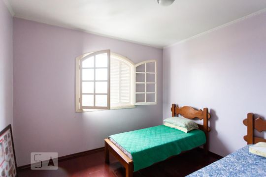 Quarto de casa à venda com 4 quartos, 420m² em Jaguaribe, Osasco