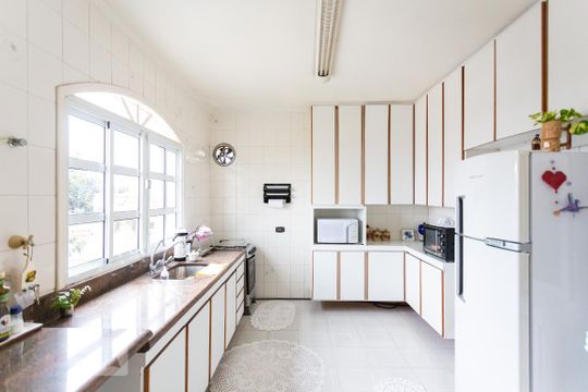 Cozinha de casa à venda com 4 quartos, 420m² em Jaguaribe, Osasco