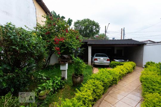 Garagem de casa à venda com 4 quartos, 420m² em Jaguaribe, Osasco