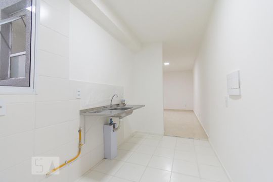 Cozinha de apartamento para alugar com 2 quartos, 43m² em Jardim São Gabriel, Campinas