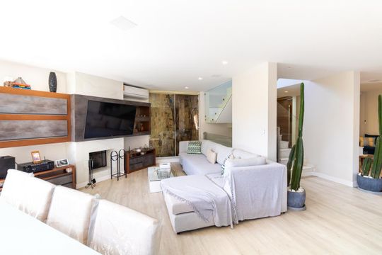 Sala e Cozinha Americana de casa para alugar com 3 quartos, 700m² em Barro Branco (zona Norte), São Paulo