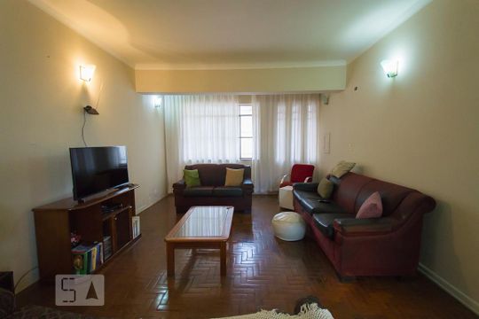 Casa à venda com 3 quartos, 180m² em Vila Moinho Velho, São Paulo