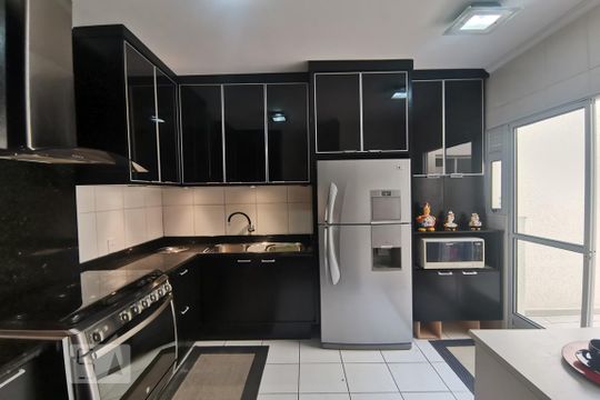 Cozinha de casa de condomínio à venda com 3 quartos, 146m² em Jardim Monte Kemel, São Paulo