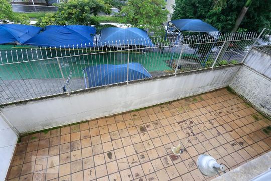 Quintal de casa à venda com 7 quartos, 550m² em Parque Colonial, São Paulo