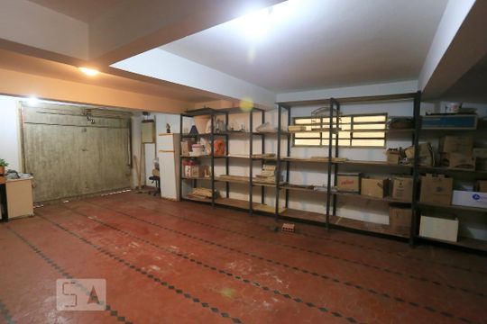 Garagem de casa à venda com 7 quartos, 550m² em Parque Colonial, São Paulo