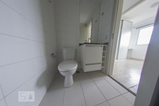 Banheiro de apartamento para alugar com 3 quartos, 75m² em Campo Comprido, Curitiba
