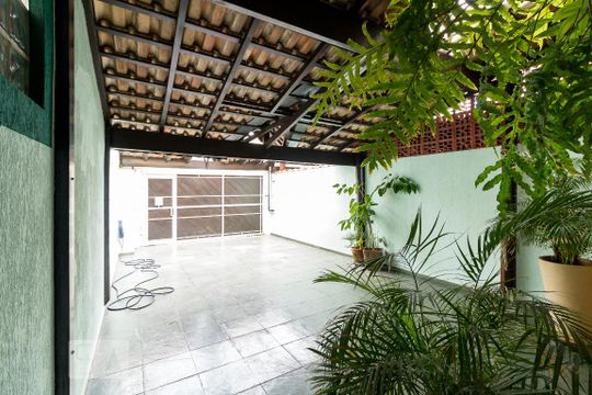 Garagem de casa à venda com 3 quartos, 185m² em Vila Moreira, Guarulhos