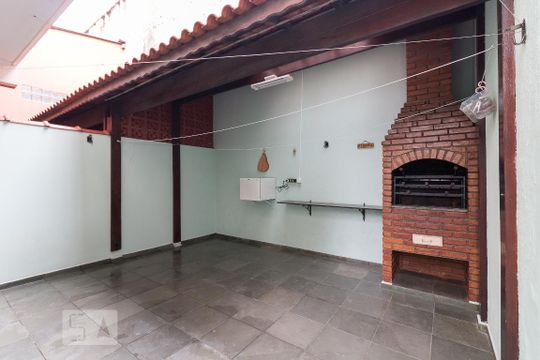 Churrasqueira de casa à venda com 3 quartos, 185m² em Vila Moreira, Guarulhos