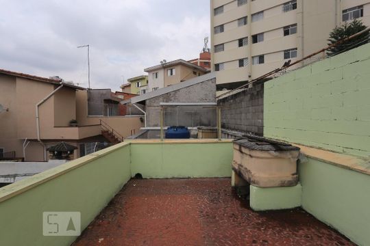 Quintal da Caixa D'gua de casa para alugar com 3 quartos, 238m² em Umuarama, Osasco
