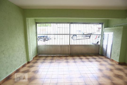 Garagem de casa para alugar com 3 quartos, 238m² em Umuarama, Osasco