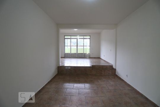 Casa para alugar com 3 quartos, 238m² em Umuarama, Osasco