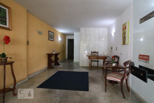 Hall de Entrada de apartamento para alugar com 2 quartos, 63m² em Grajau, Rio de Janeiro
