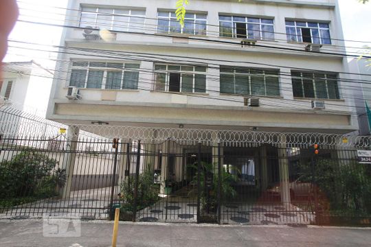 Fachada de apartamento para alugar com 2 quartos, 63m² em Grajau, Rio de Janeiro