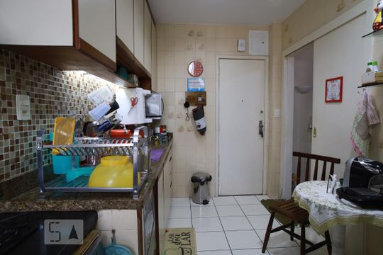 Cozinha de apartamento para alugar com 2 quartos, 63m² em Grajau, Rio de Janeiro