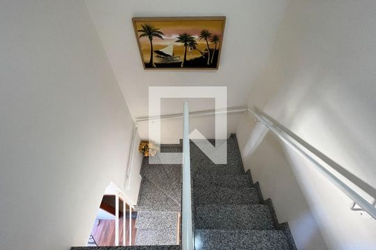 Escada de casa à venda com 3 quartos, 110m² em Vila da Saúde, São Paulo