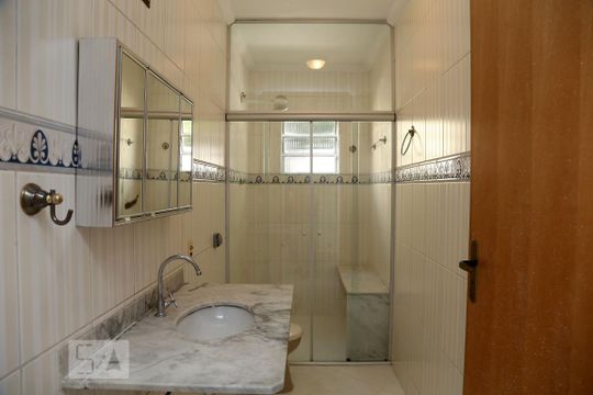 Banheiro Social de casa para alugar com 5 quartos, 400m² em Parque Monte Alegre, Taboão da Serra