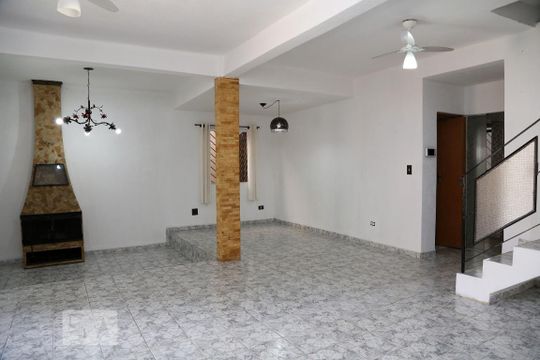 Sala 1 de casa para alugar com 5 quartos, 400m² em Parque Monte Alegre, Taboão da Serra