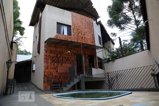 Fachada de casa para alugar com 5 quartos, 400m² em Parque Monte Alegre, Taboão da Serra