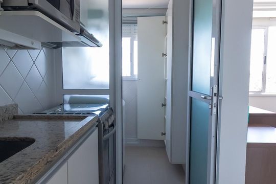 cozinha de apartamento para alugar com 1 quarto, 41m² em Auxiliadora, Porto Alegre