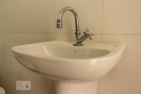 Banheiro de kitnet/studio à venda com 1 quarto, 30m² em Liberdade, São Paulo