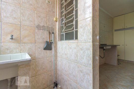 Lavanderia de casa à venda com 2 quartos, 200m² em Vila Zelina, São Paulo