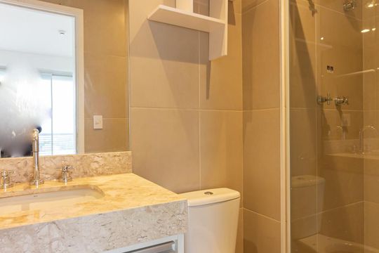 Banheiro de kitnet/studio à venda com 1 quarto, 32m² em Vila Yara, Osasco