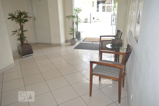Hall de Entrada de apartamento para alugar com 2 quartos, 58m² em Vila Mazzei, São Paulo