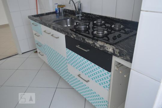Cozinha de apartamento para alugar com 2 quartos, 58m² em Vila Mazzei, São Paulo