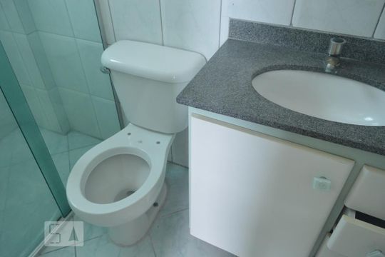 suíte  de apartamento para alugar com 2 quartos, 58m² em Vila Mazzei, São Paulo