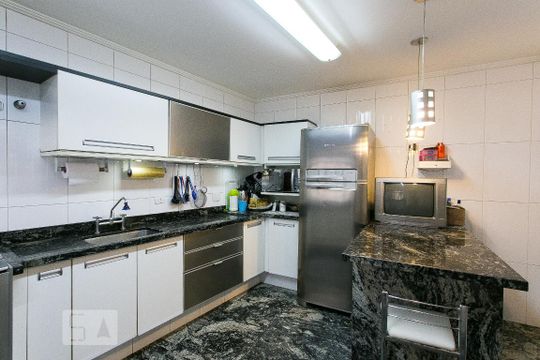 Cozinha de casa para alugar com 3 quartos, 210m² em Quarta Parada, São Paulo