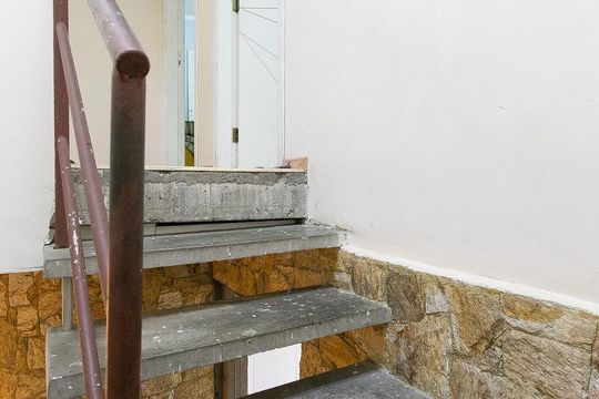 Escada de casa para alugar com 3 quartos, 210m² em Quarta Parada, São Paulo