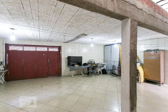 Garagem de casa para alugar com 3 quartos, 210m² em Quarta Parada, São Paulo