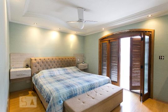 Suíte de casa para alugar com 3 quartos, 210m² em Quarta Parada, São Paulo