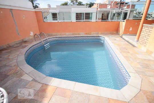 Piscina de casa de condomínio para alugar com 3 quartos, 195m² em Vila Mariza Mazzei, São Paulo