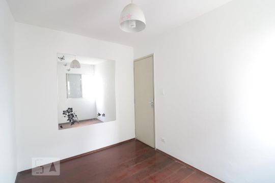Quarto 2 de apartamento para alugar com 2 quartos, 56m² em Vila Antonieta, São Paulo